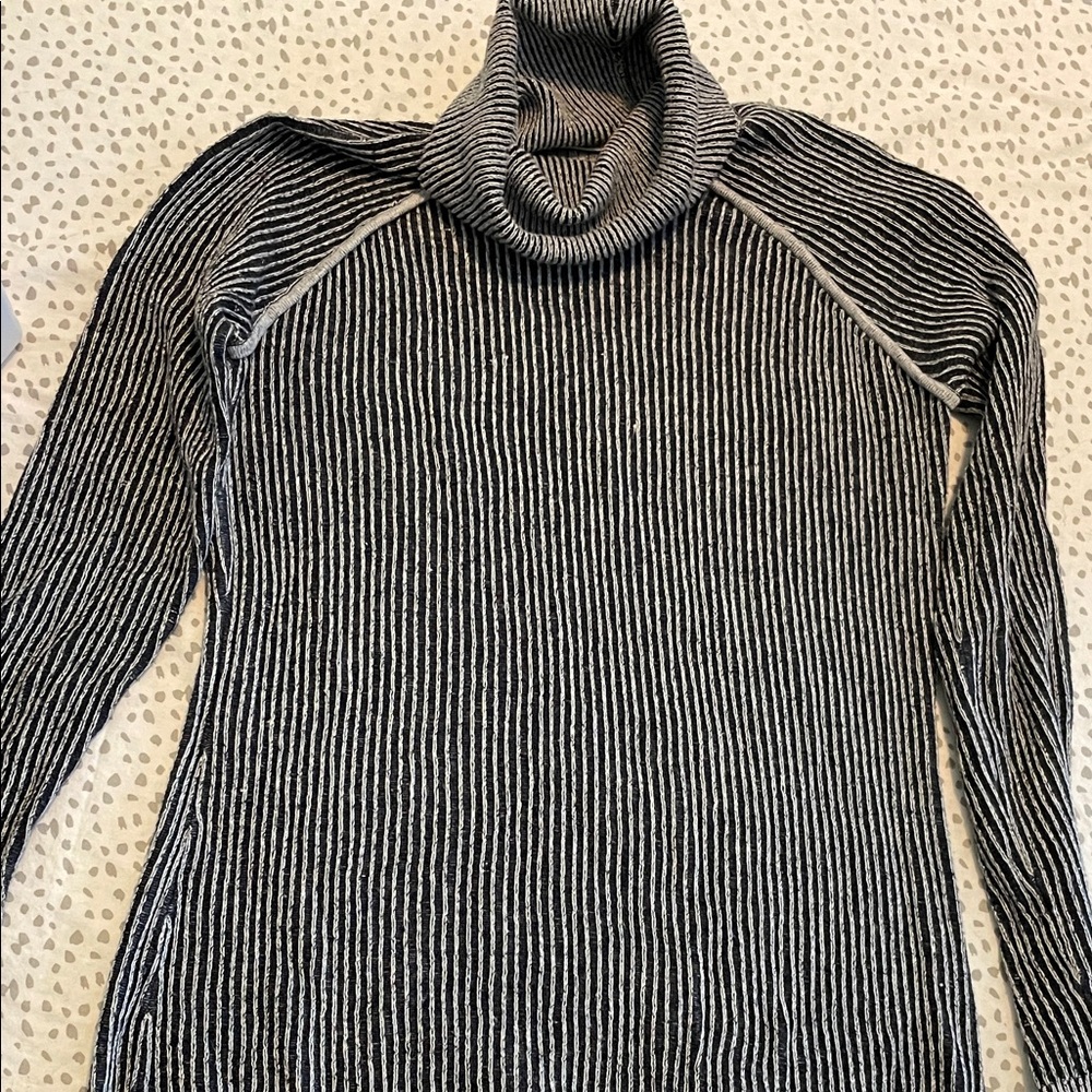 Striped Turtleneck Sweater from Abercrombie & Fitch women’s US small